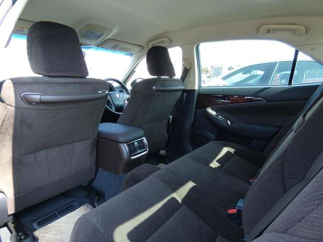 Toyota CROWN SEDAN 2014-01 3390-26