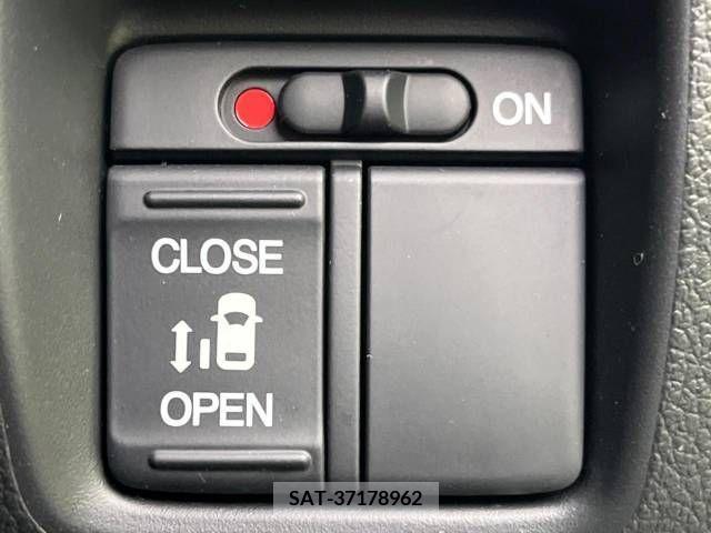 Honda N BOX CUSTOM 2015-12 329466-3