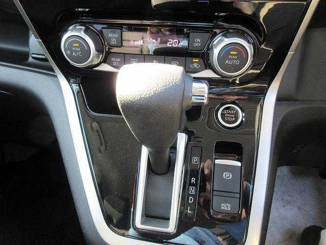 Nissan SERENA 2019-03 194028-8