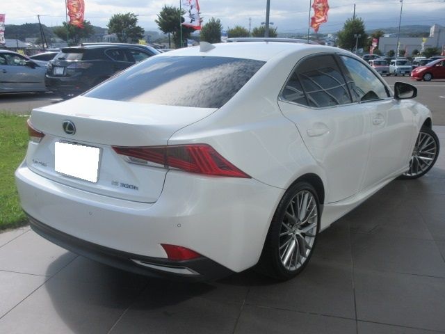 Lexus IS 2017-11 11191-1