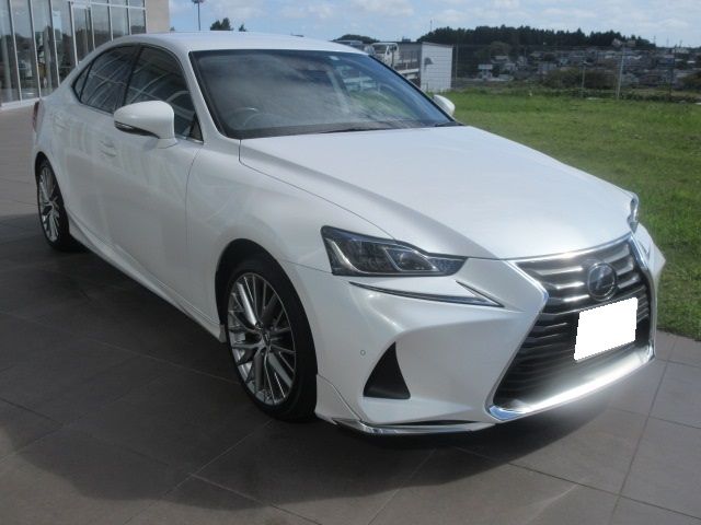 Lexus IS 2017-11 11191-2