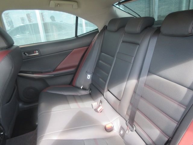 Lexus IS 2017-11 11191-5