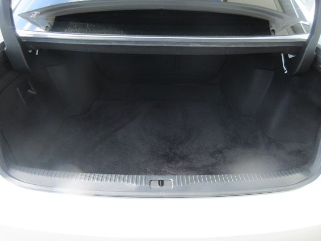 Lexus IS 2017-11 11191-8
