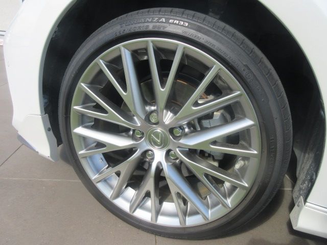 Lexus IS 2017-11 11191-7