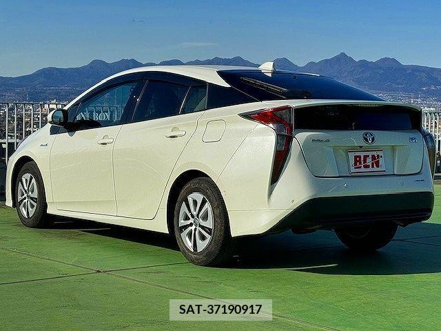 Toyota PRIUS 2016-07 223626-9