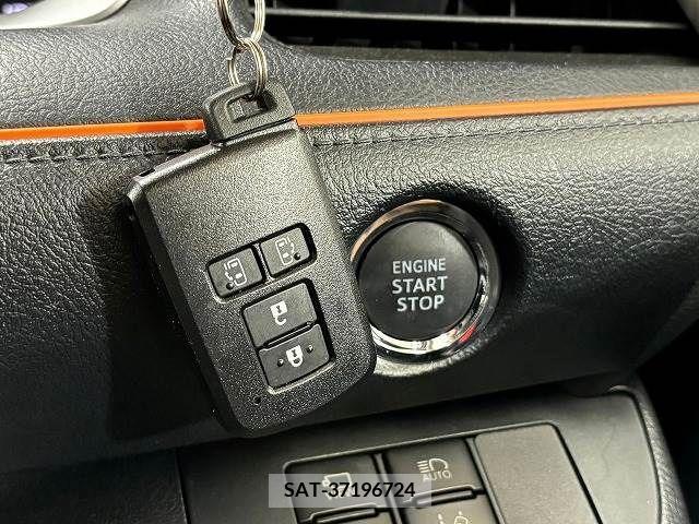Toyota SIENTA 2019-10 368153-8