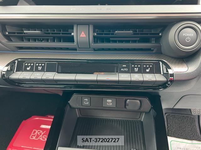 Toyota PRIUS 2024-01 246758-14
