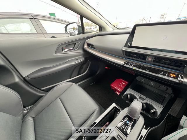 Toyota PRIUS 2024-01 246758-18