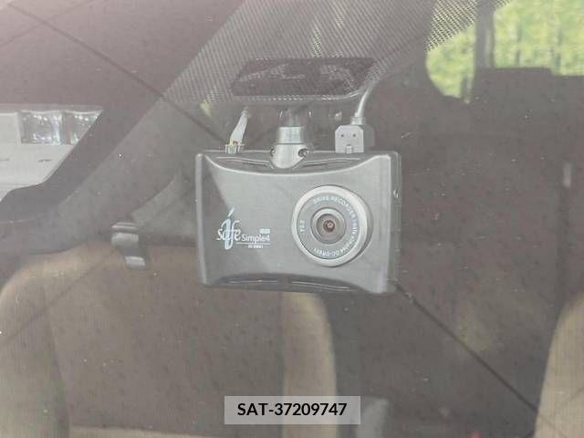 Toyota SIENTA 2016-10 224109-6
