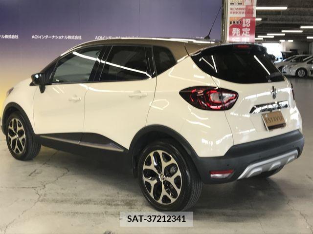 Renault CAPTUR 2018-01 283079-10