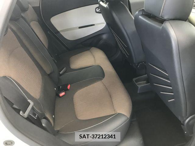 Renault CAPTUR 2018-01 283079-13