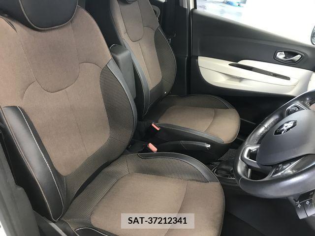Renault CAPTUR 2018-01 283079-12