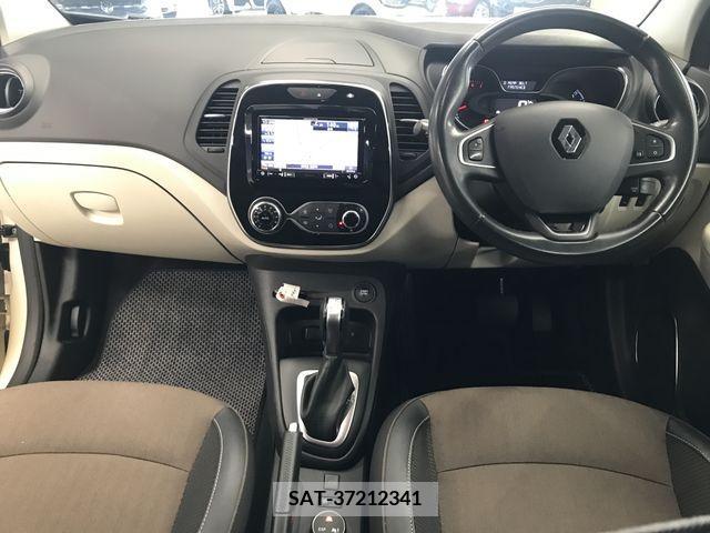 Renault CAPTUR 2018-01 283079-3