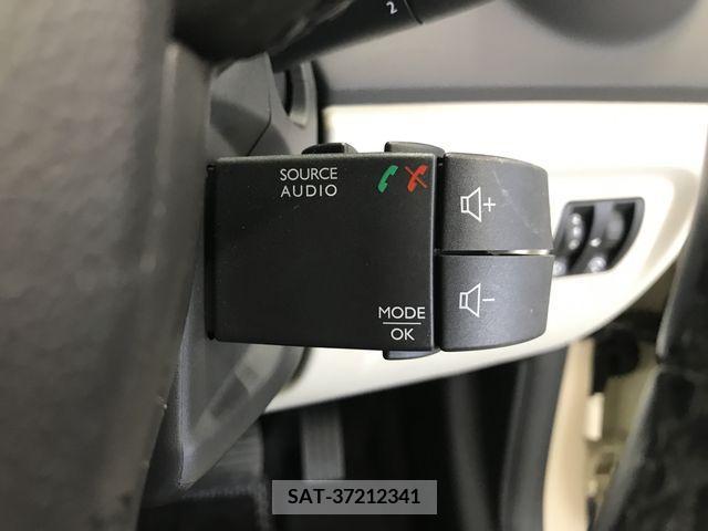 Renault CAPTUR 2018-01 283079-19