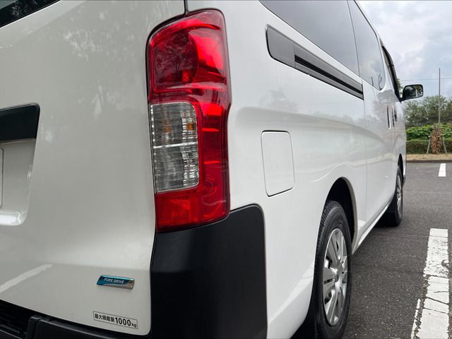Nissan NV350 Caravan 2015-05 17056-16