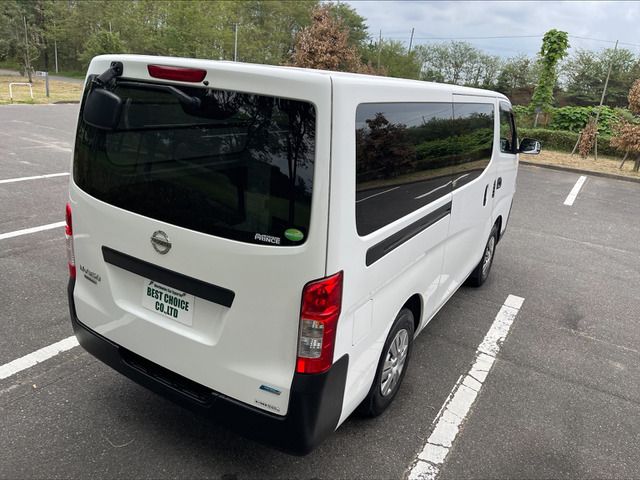 Nissan NV350 Caravan 2015-05 17056-11