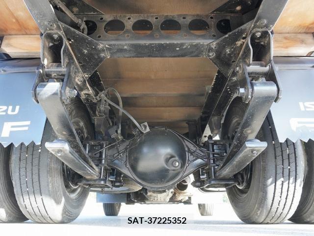 Isuzu ELF TRUCK 2016-09 207793-6