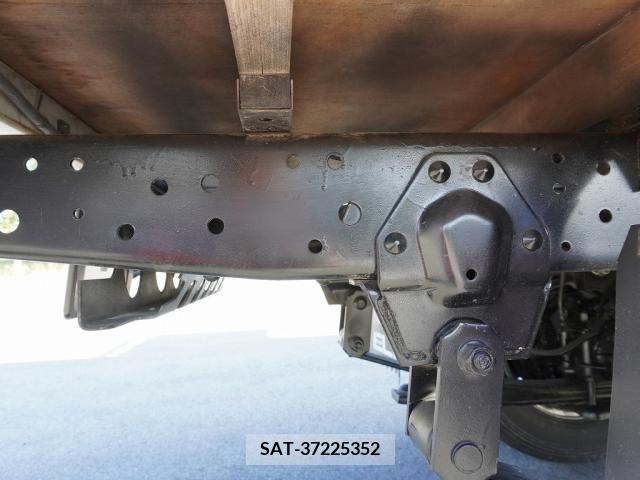 Isuzu ELF TRUCK 2016-09 207793-5