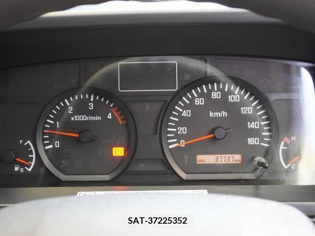 Isuzu ELF TRUCK 2016-09 207793-3