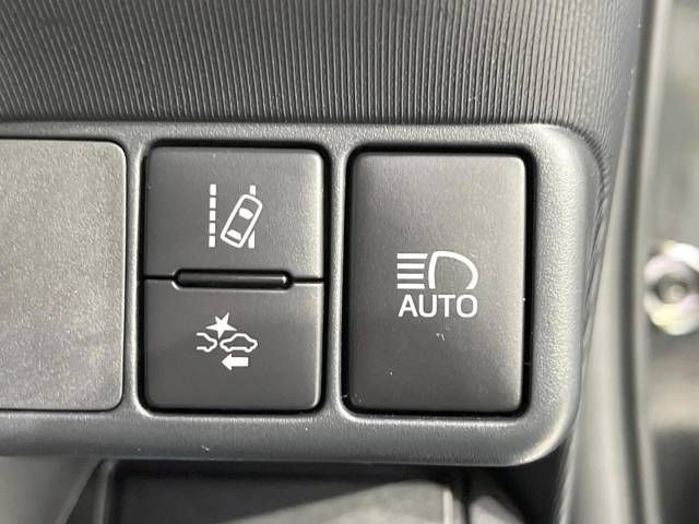 Toyota AQUA 2018-05 189013-4