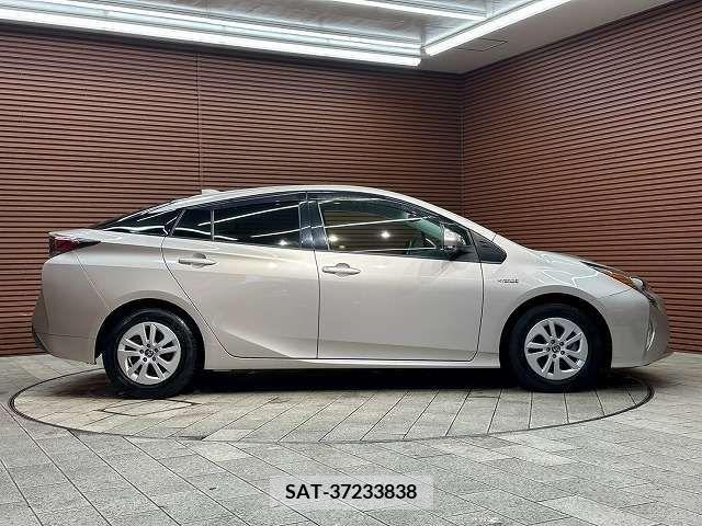 Toyota PRIUS 2016-06 209730-17