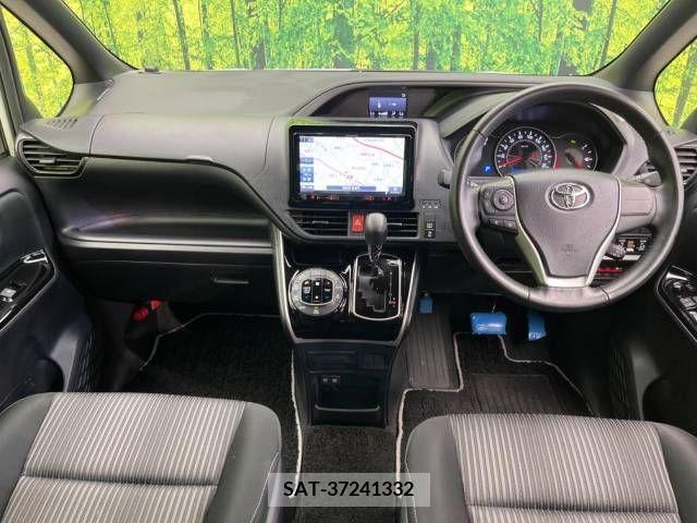 Toyota VOXY 2020-01 370315-1