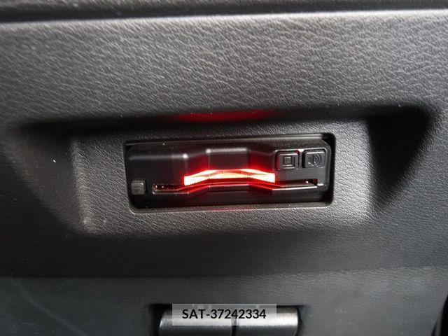 Nissan KICKS 2021-03 209225-15