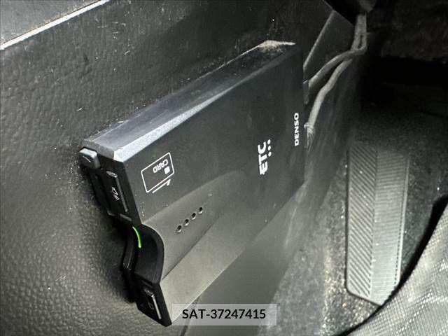 Suzuki SWIFT 2021-10 320956-6