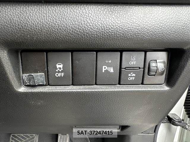 Suzuki SWIFT 2021-10 320956-24