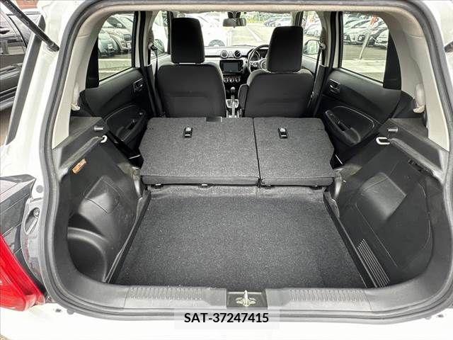 Suzuki SWIFT 2021-10 320956-21
