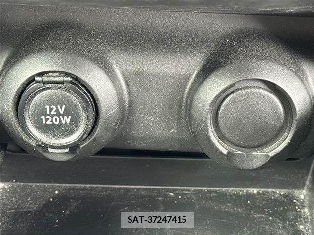 Suzuki SWIFT 2021-10 320956-26
