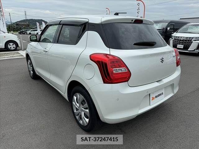 Suzuki SWIFT 2021-10 320956-13