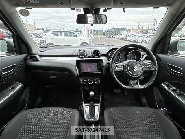 Suzuki SWIFT 2021-10 320956-1