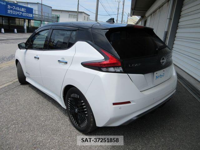 Nissan LEAF 2022-07 367066-4