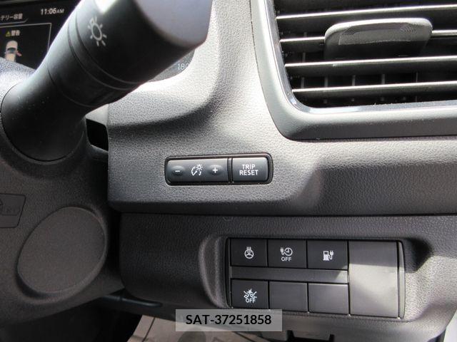 Nissan LEAF 2022-07 367066-12