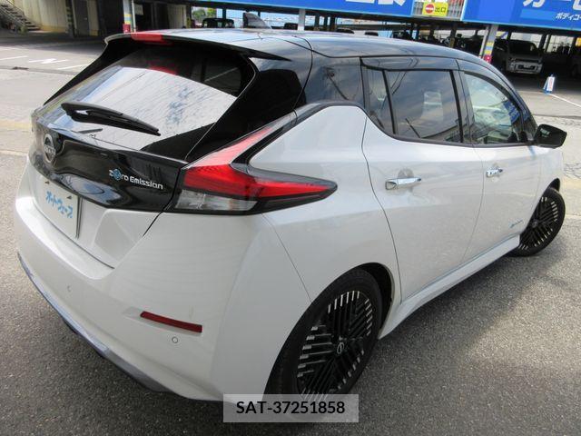 Nissan LEAF 2022-07 367066-6