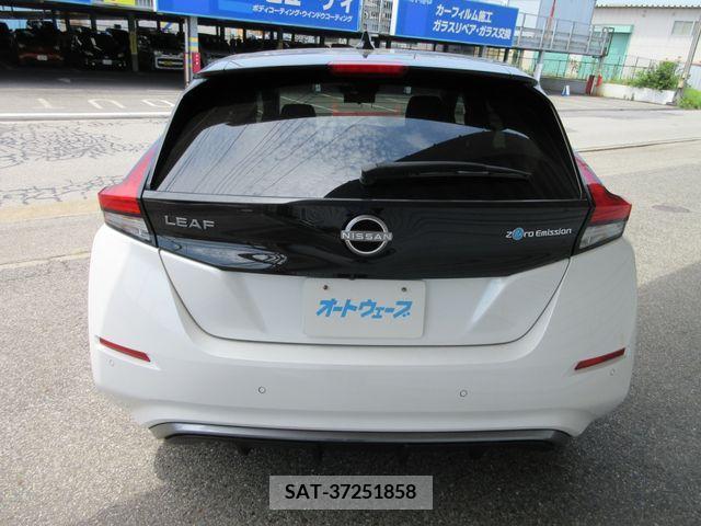 Nissan LEAF 2022-07 367066-5
