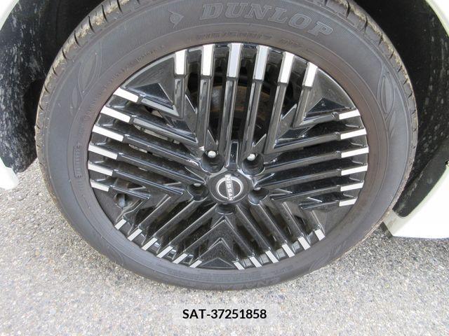 Nissan LEAF 2022-07 367066-22