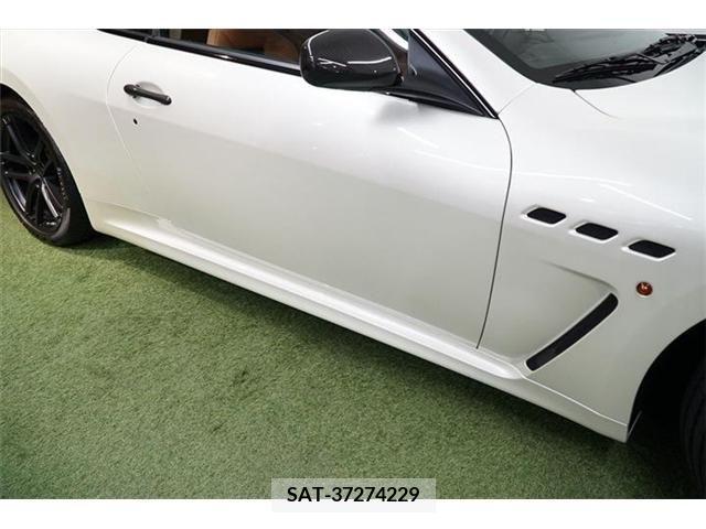 Maserati GRANTURISMO 2015-07 372092-5