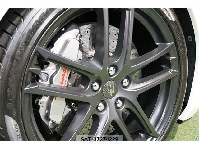 Maserati GRANTURISMO 2015-07 372092-10