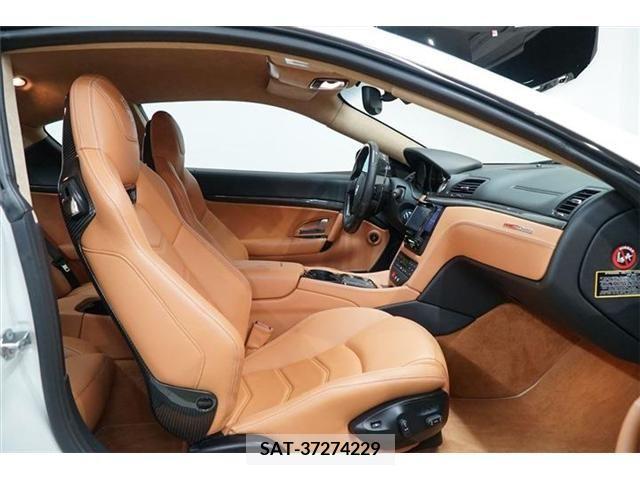 Maserati GRANTURISMO 2015-07 372092-26