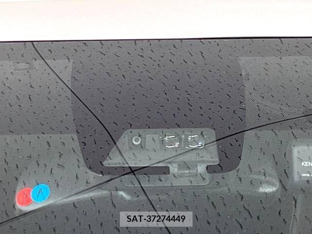 Toyota ESQUIRE 2017-09 379994-3