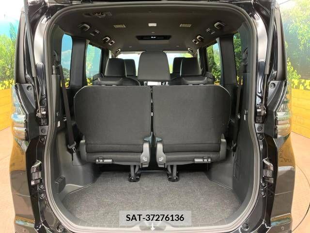 Toyota VOXY 2022-12 341560-11