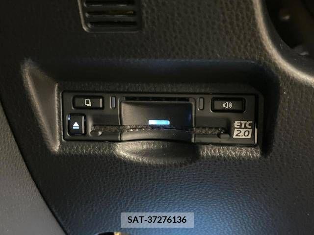 Toyota VOXY 2022-12 341560-6