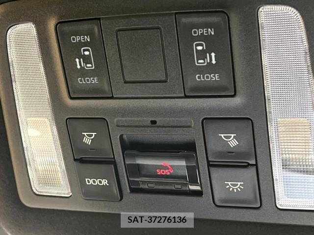 Toyota VOXY 2022-12 341560-4
