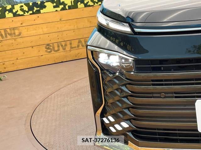 Toyota VOXY 2022-12 341560-12