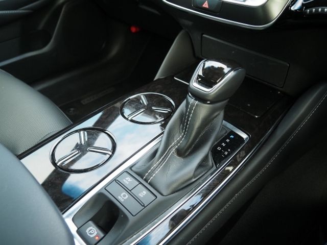 Toyota CROWN SEDAN 2023-11 195403-26