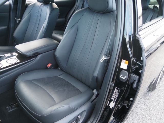 Toyota CROWN SEDAN 2023-11 195403-11