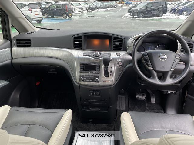 Nissan ELGRAND 2017-07 221657-3