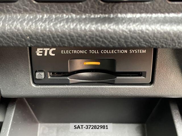Nissan ELGRAND 2017-07 221657-15